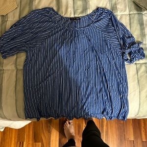 Mid Sleeve Blue Flowly Blouse